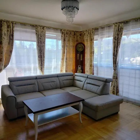 Dwupoziomowy Victoria Cechini Apartment